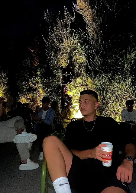 Cenk из Стамбула, мне 19, познакомлюсь для вирта