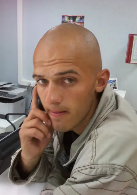 Кирилл из Барановичей, ищу на сайте знакомства на одну ночь