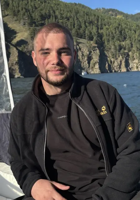 Я Максим, 21, из Дублина, ищу знакомство для открытые отношения