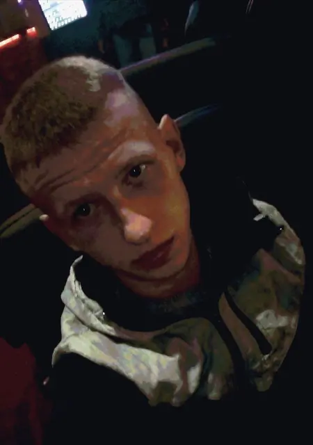 Я Артур, 27 років, знайомлюсь без зобов'язань у Миколаєві