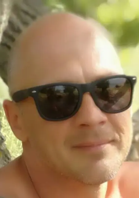 Я Женя, 45 років з Миколаєва, шукаю знайомства без зобов'язань