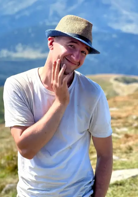 Михайло из Брюсселя, ищу на сайте знакомства на одну ночь