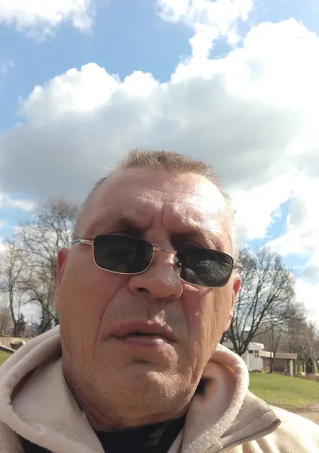 Виталий из Львова, мне 53, познакомлюсь на одну ночь