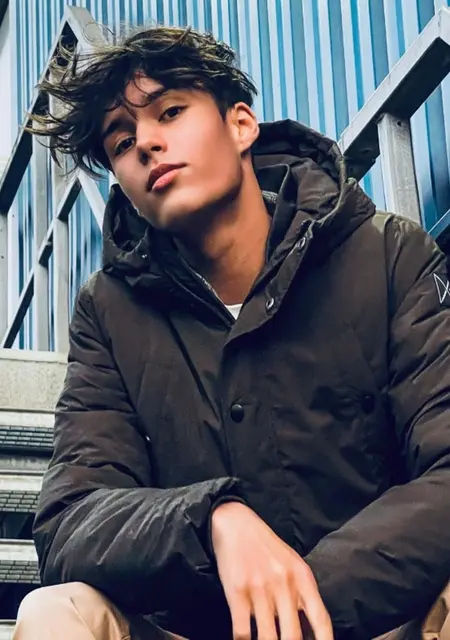 Саша из Ужгорода, ищу на сайте знакомства на одну ночь