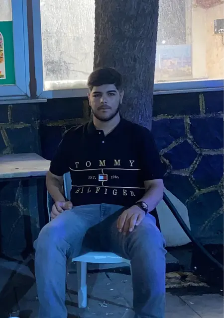 Я Efe, 24, знакомлюсь без обязательств в Газиантепах