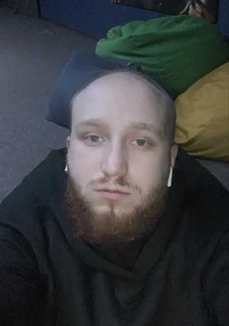 Дмитро з Броварів, шукаю на сайті приємне проведення часу