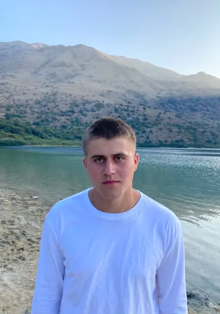 Я Саша, 22, знакомлюсь без обязательств в Праге