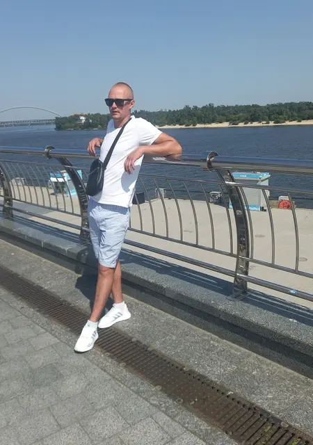 Вадим з Дніпра, мені 30 років, познайомлюсь на одну ніч