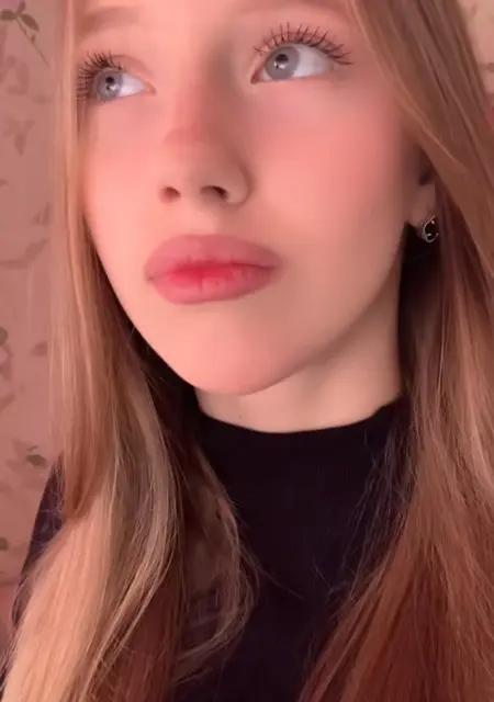 Ася из Киева, мне 19, познакомлюсь для дружбы