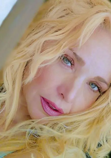 Vivian из Афин, мне 36, познакомлюсь