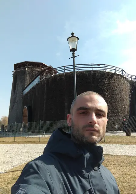 Я Павлуха, 42, знакомлюсь на одну ночь в Гродно