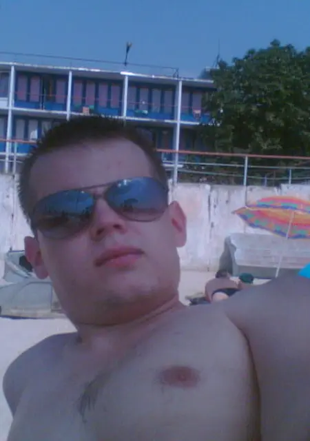 Я Александр, 39, из Макеевки, ищу знакомства на одну ночь