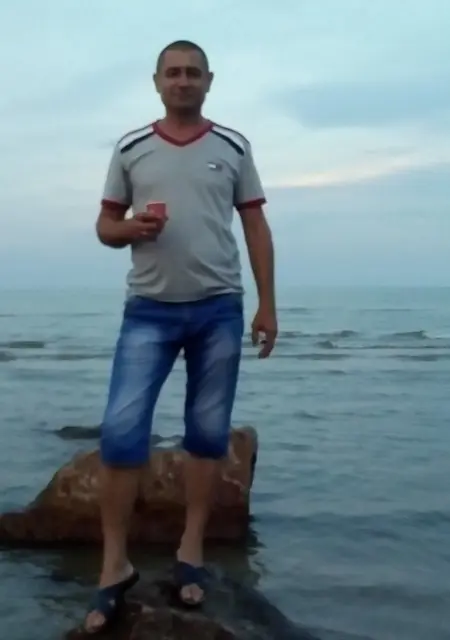 Виктор из Днепра, мне 50, познакомлюсь на одну ночь