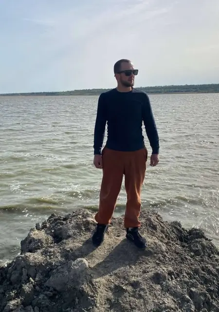 Артем из Килии, ищу на сайте знакомства без обязательств