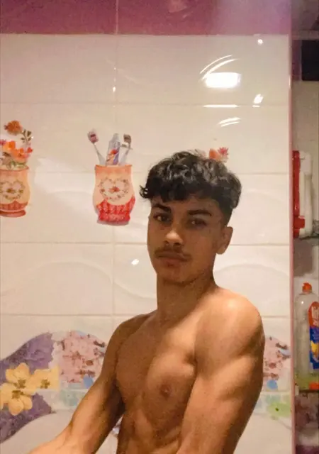 Iheb из Лондона, ищу на сайте постоянные отношения