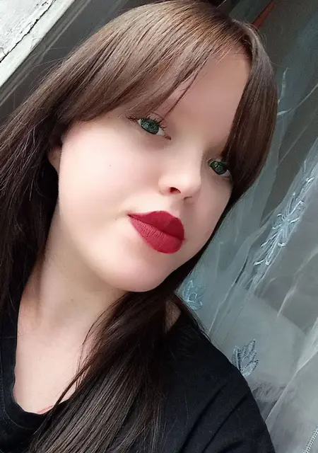 Янина Бойнегри из Светлогорска, мне 19, познакомлюсь без обязательств