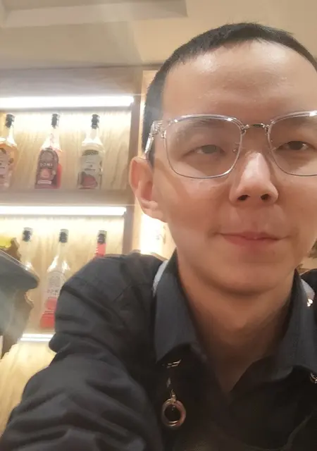 Я Джентльмен, 18, знакомлюсь без обязательств в Уральске