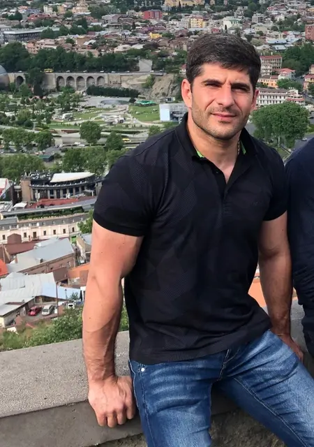 Я Артур, 37, знакомлюсь для приятного времяпровождения в Ереване