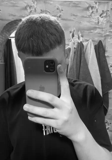 Я Артём, 20, знакомлюсь без обязательств в Раздельной