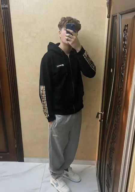 Назар из Черновцов, ищу на сайте знакомства на одну ночь