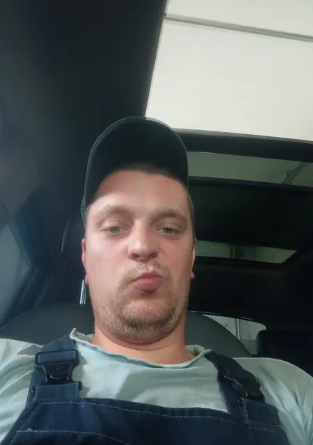 Я Максим, 29, из Мозыря, ищу знакомство