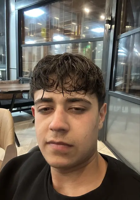 Я Ömer, 18, из Адана, ищу знакомства на одну ночь