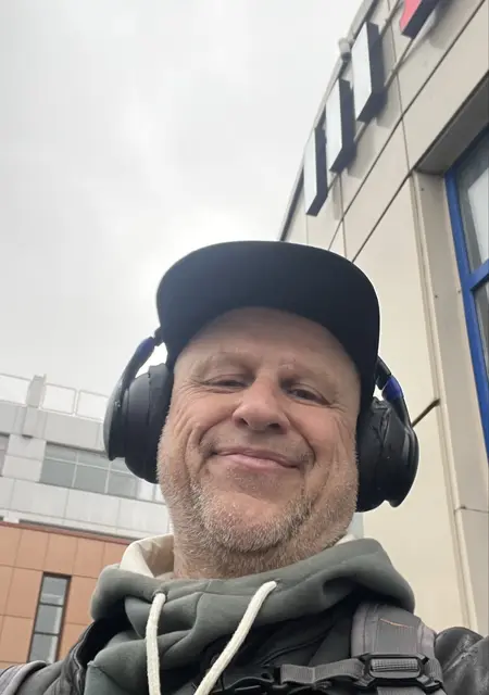 Юрий из Франкфурта-на-майне, ищу на сайте знакомства на одну ночь