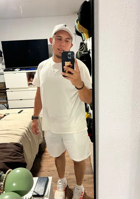 Jorge из Сан-бой-де-льобрегата, мне 35, познакомлюсь на одну ночь