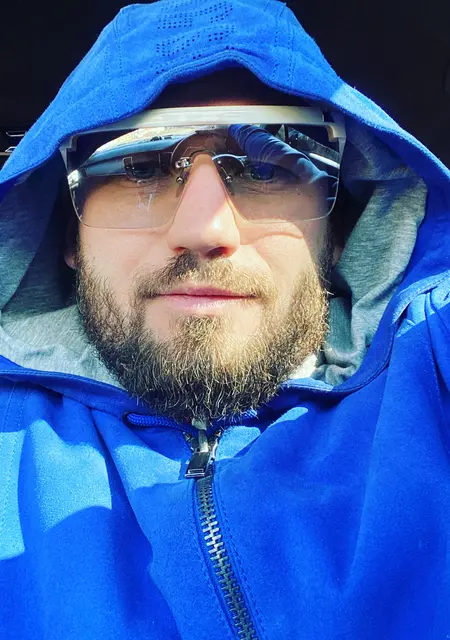 Мирон из Харькова, ищу на сайте знакомства на одну ночь