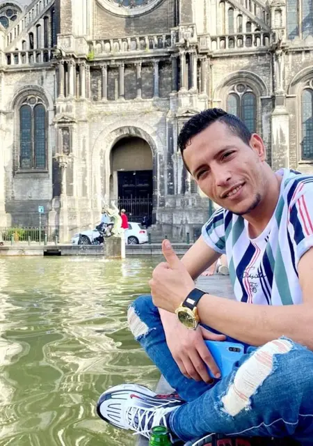 Med из Парижа, мне 28, познакомлюсь