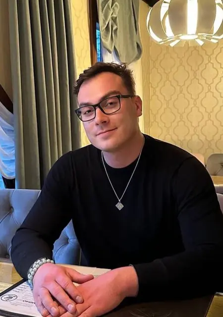 Aleks из Вены, ищу на сайте знакомства без обязательств