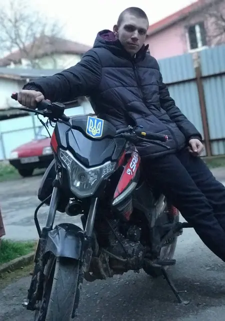 Я Назар, 21 років з Стрий, шукаю знайомство для постійних стосунків