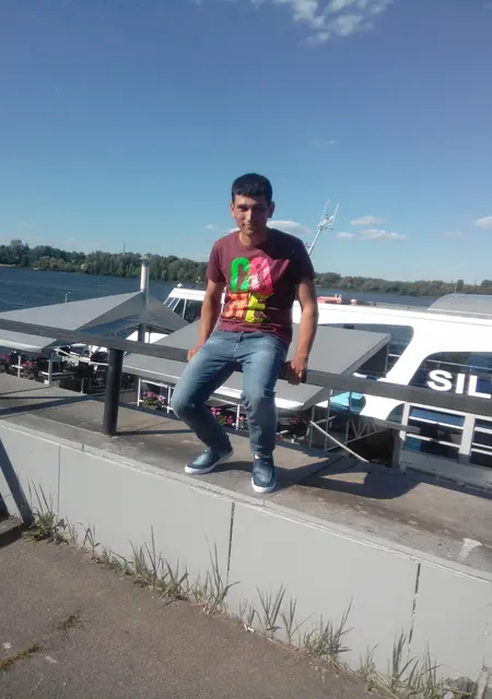 Дмитрий из Сум, ищу на сайте знакомства на одну ночь