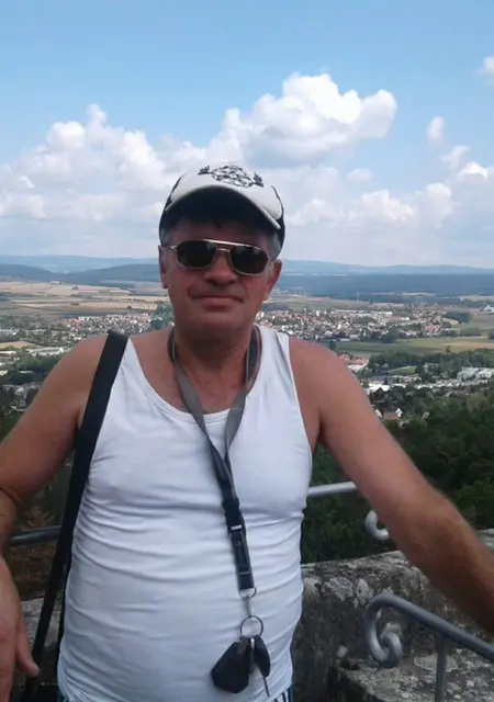 Олег из Гомеля, мне 59, познакомлюсь