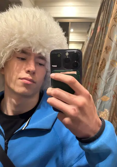 Я Пахан, 18, из Франкфурта-на-майне, ищу знакомство для постоянных отношений