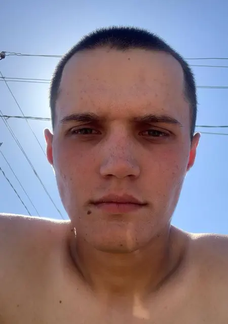 Евгений из Еревана, мне 23, познакомлюсь для общения