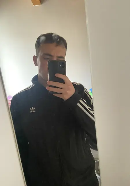 Я Champ, 25, из Фано, ищу знакомства на одну ночь