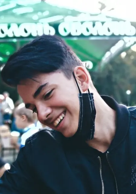 Я Макс, 24, из Кропивницкого, ищу знакомства без обязательств