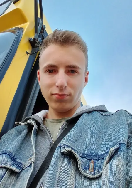 Я Евгений, 19, из Гомеля, ищу знакомство для постоянных отношений