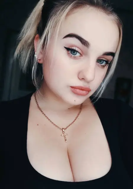 Аннабель из Кременчуга, ищу на сайте приятное времяпровождение