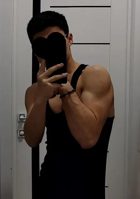 Я Данияр, 19, знакомлюсь без обязательств в Астане