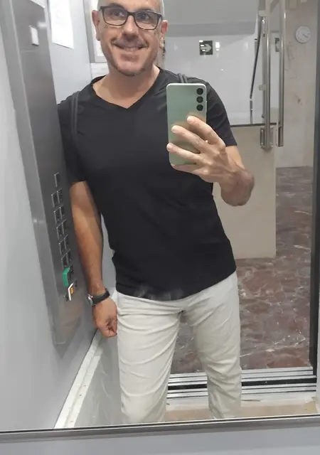 Я Tonisevilla, 45, из Сарагосы, ищу знакомство для открытые отношения