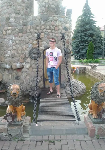 Я Михаил, 31, из Лунинца, ищу знакомства на одну ночь