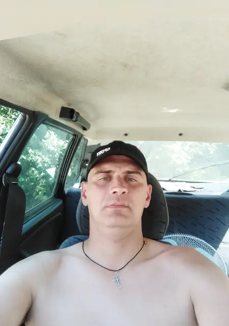 Максим из Новопскова, ищу на сайте знакомства без обязательств