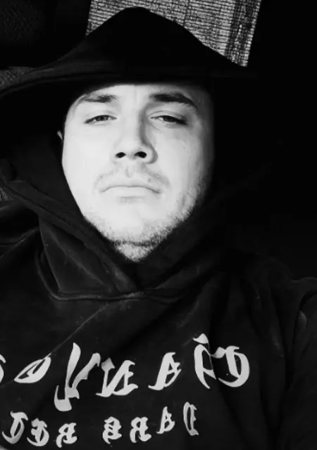 Я Тима, 28 років, знайомлюсь без зобов'язань у Донецьку