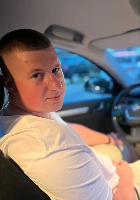 Vladyslav из Луцка, ищу на сайте общение