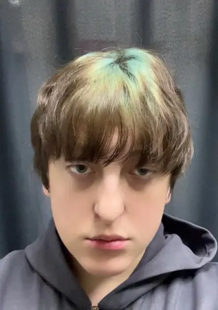 Юра из Сан-Бернардо-ду-Кампу, мне 19, познакомлюсь для дружбы