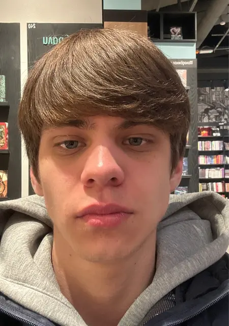 Я Дмитрий, 18, знакомлюсь для вирта в Херсоне