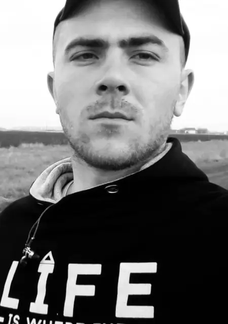 Виталя из Николаева, мне 40, познакомлюсь для вирта