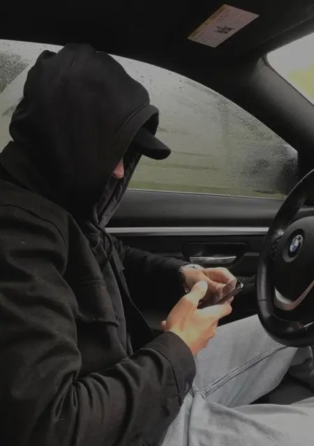 Виталик из Риги, ищу на сайте знакомства на одну ночь